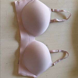 Victoria's Secret Light Pink Molded Cup T-Shirt Bra (sz 38C)